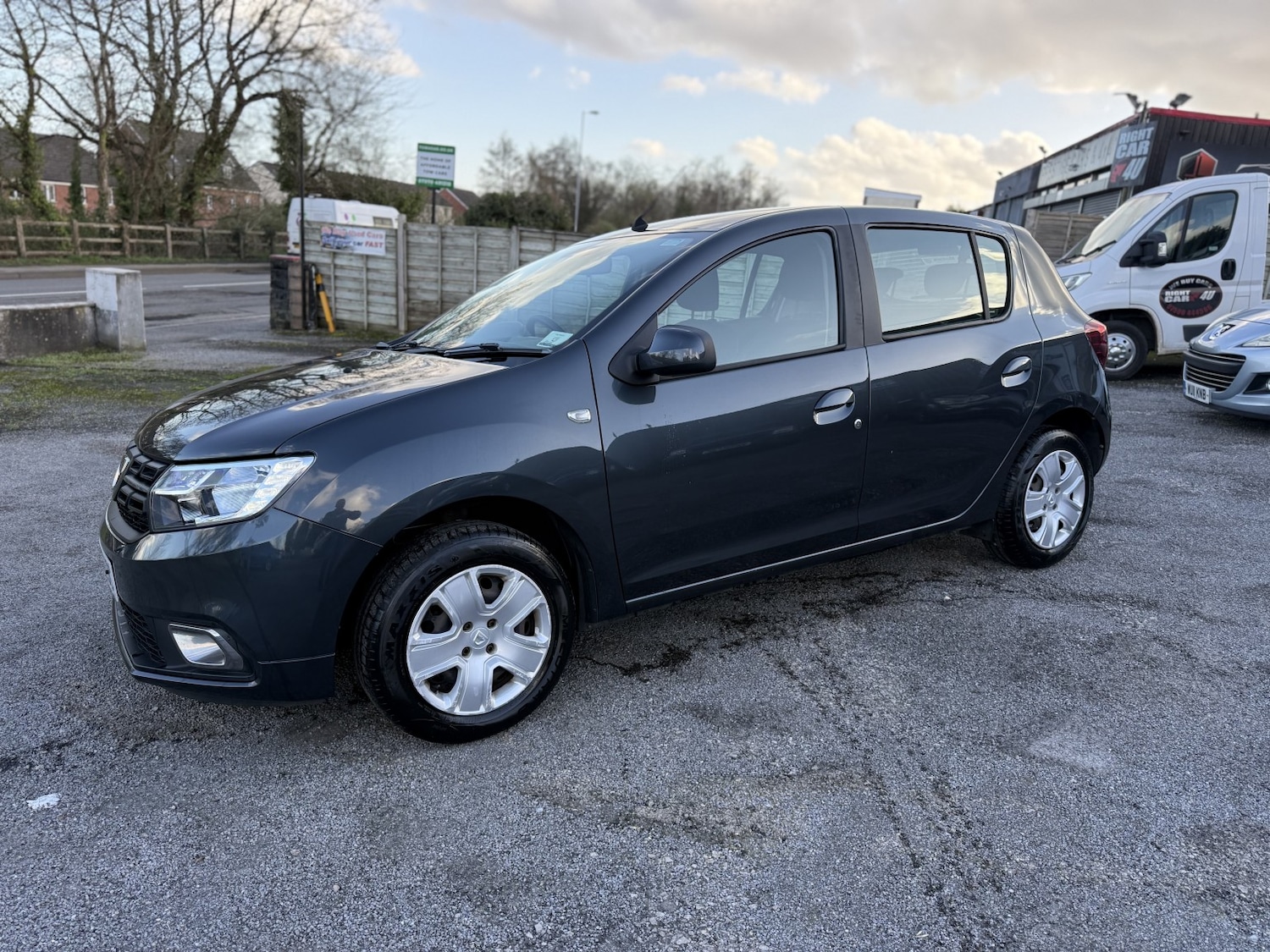 Used Dacia Sandero 2018 for sale - 77844921: Photo 2
