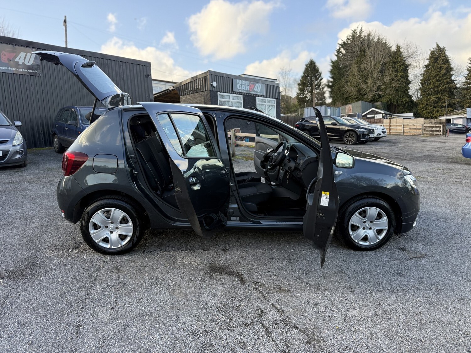 Used Dacia Sandero 2018 for sale - 77844921: Photo 25