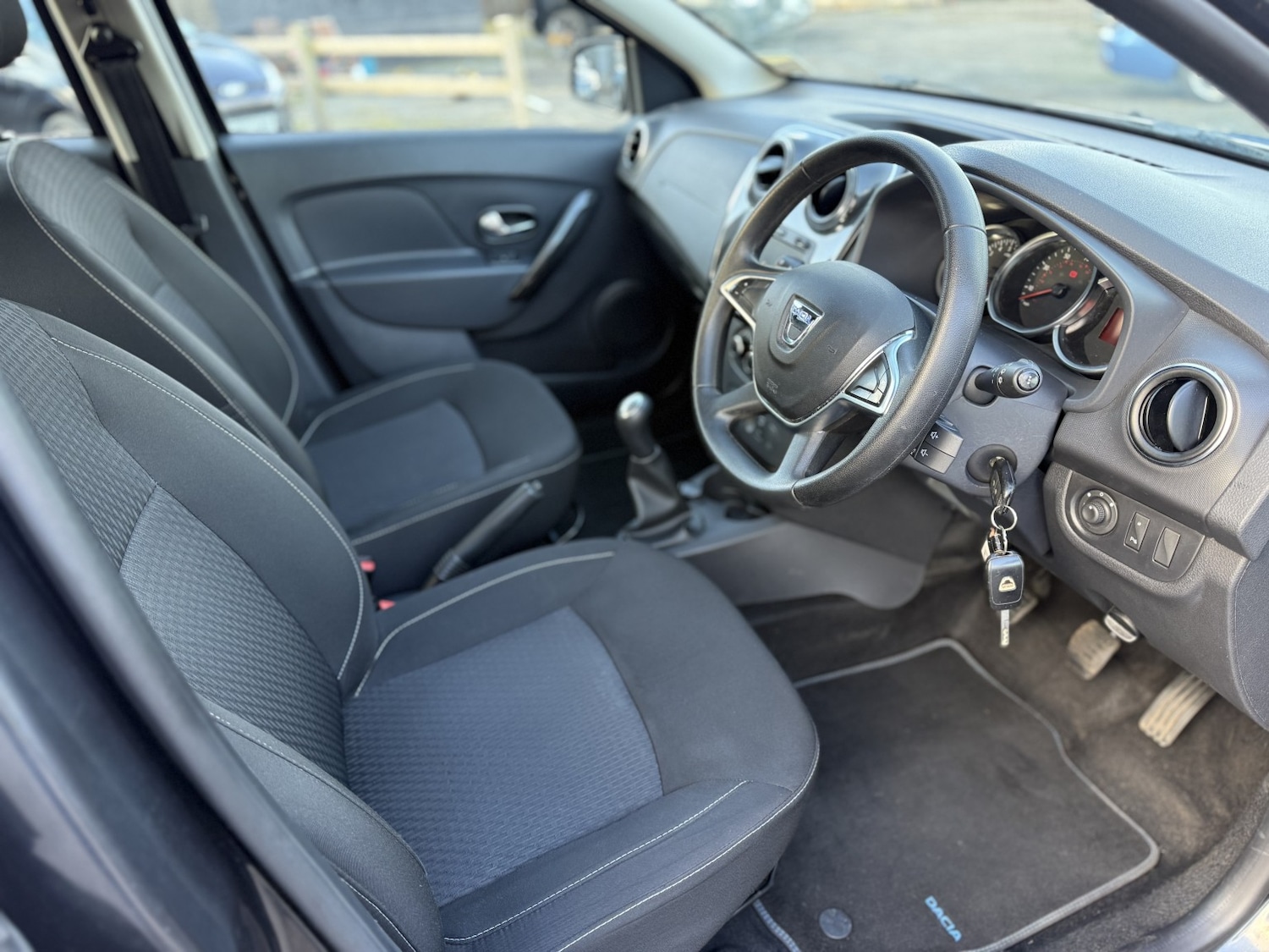 Used Dacia Sandero 2018 for sale - 77844921: Photo 3