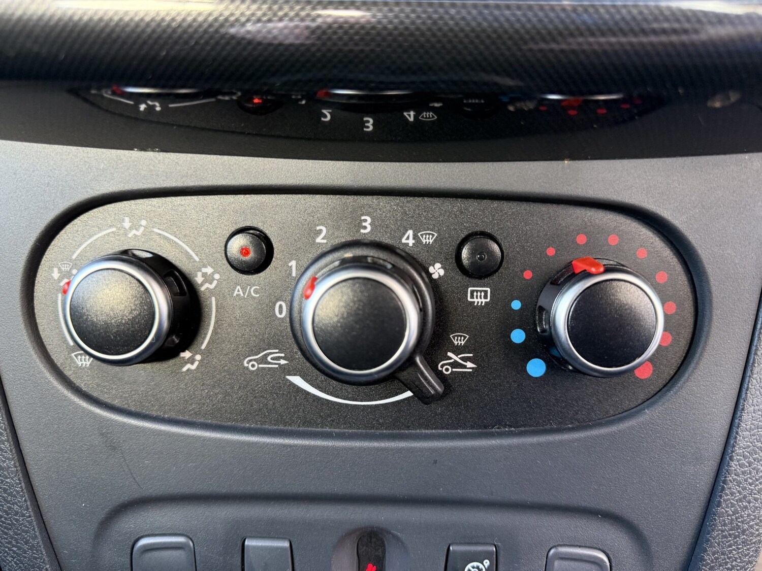 Used Dacia Sandero 2018 for sale - 77844921: Photo 30