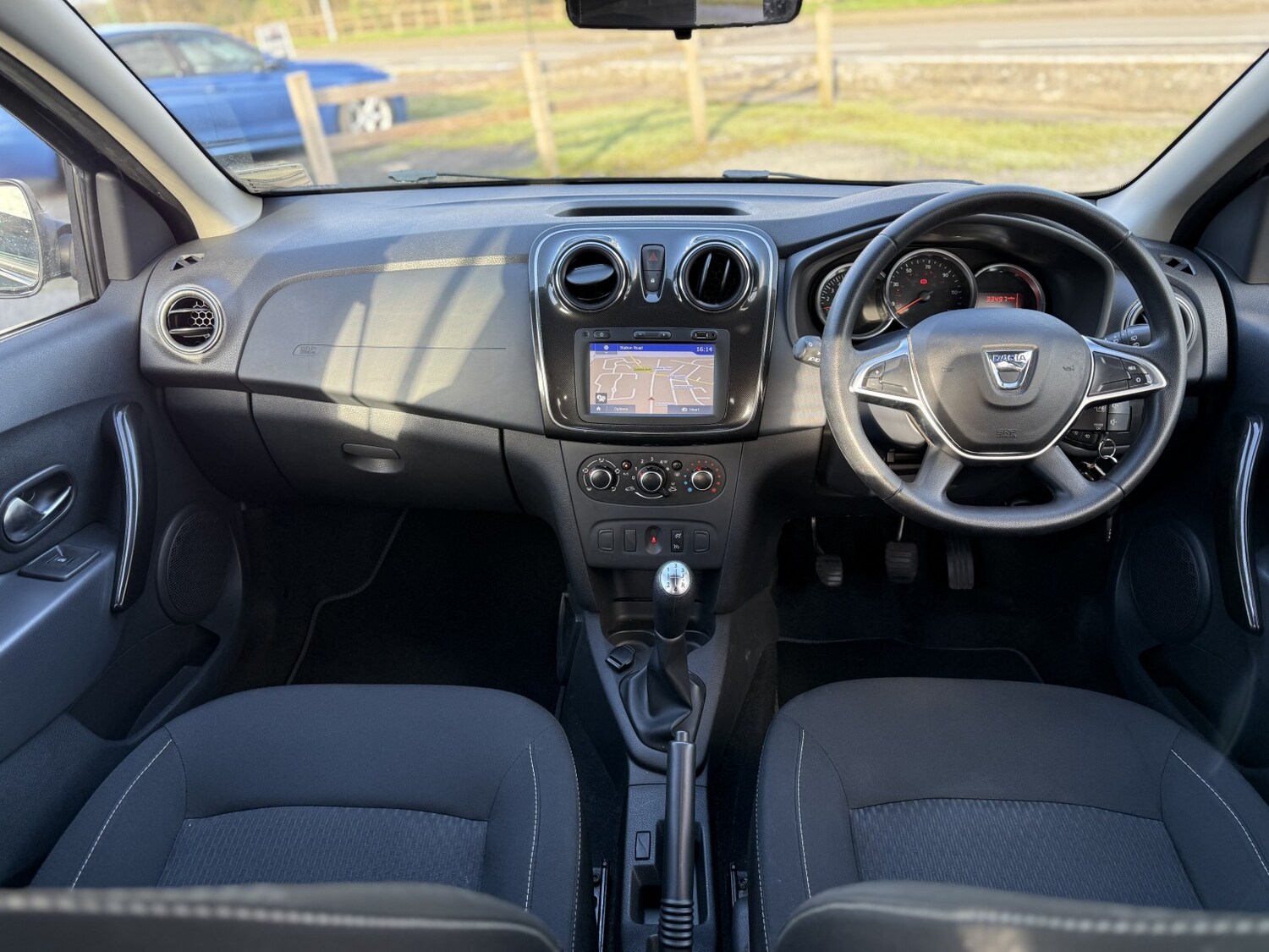 Used Dacia Sandero 2018 for sale - 77844921: Photo 32