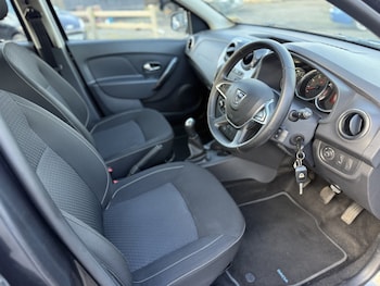 Used Dacia Sandero 2018 for sale - 77844921: Photo