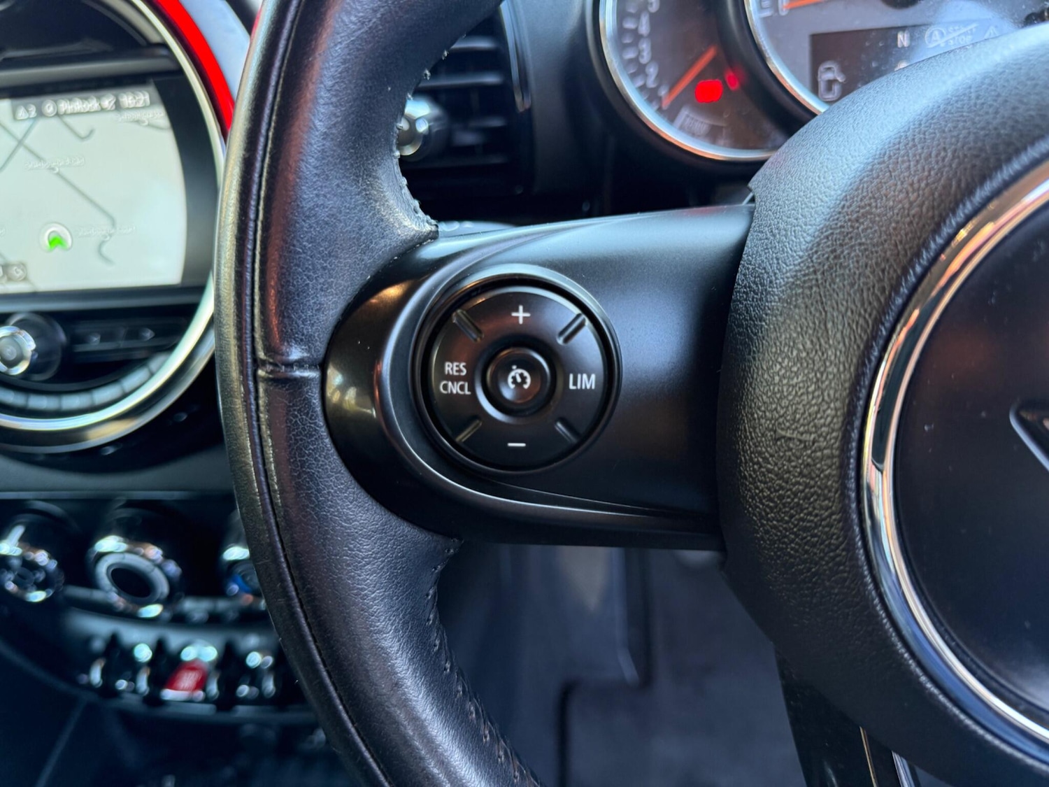 Used MINI Clubman 2018 for sale - 76645363: Photo 33