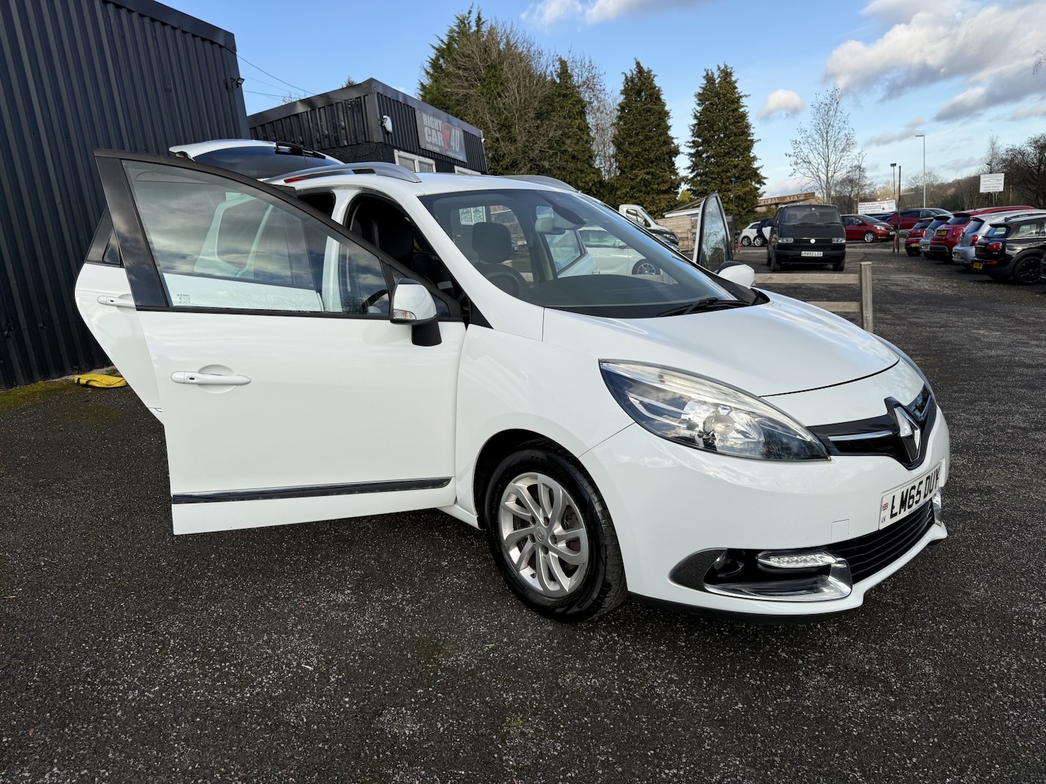 Used Renault Grand Scenic 2015 for sale - 77166113: Photo 34