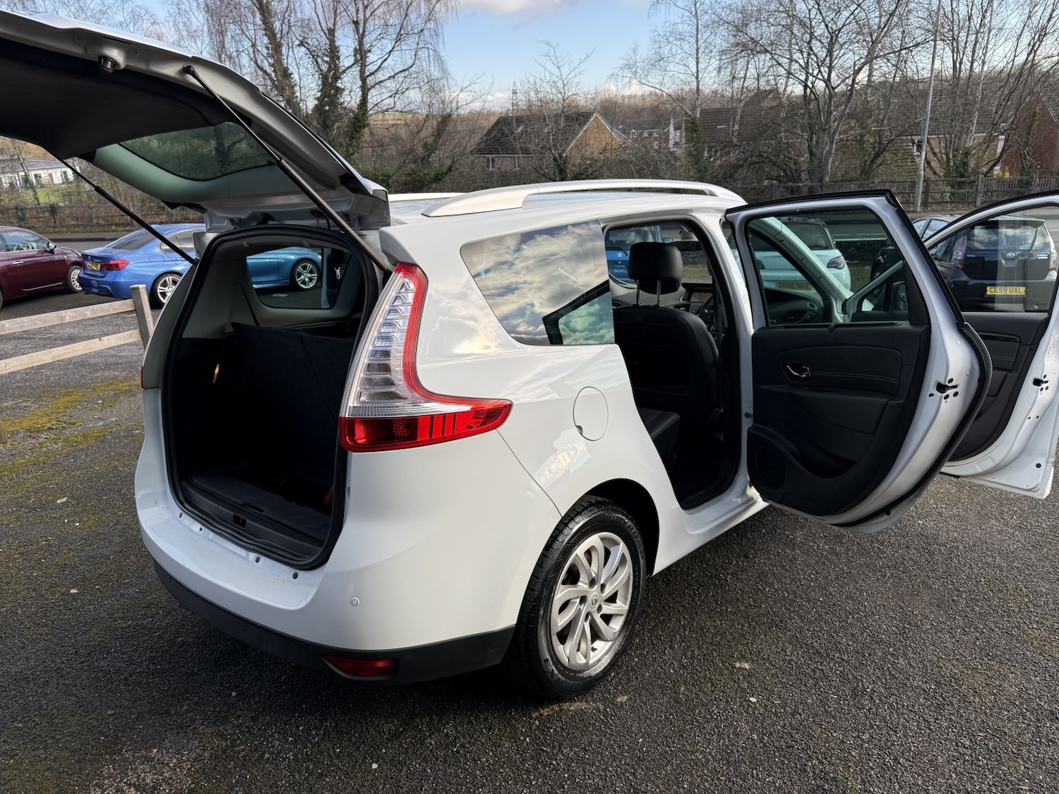 Used Renault Grand Scenic 2015 for sale - 77166113: Photo 35