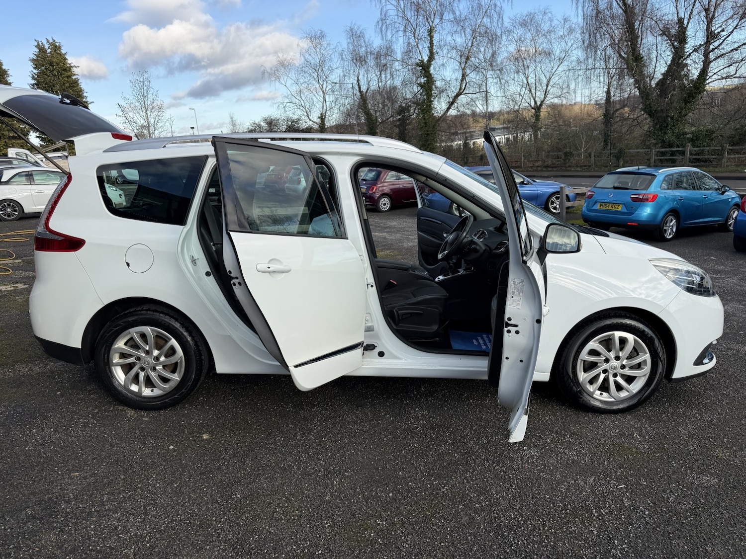 Used Renault Grand Scenic 2015 for sale - 77166113: Photo 38