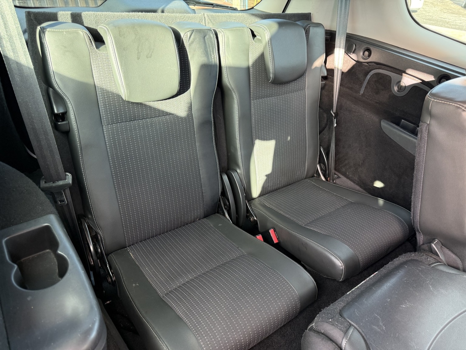 Used Renault Grand Scenic 2015 for sale - 77166113: Photo 5