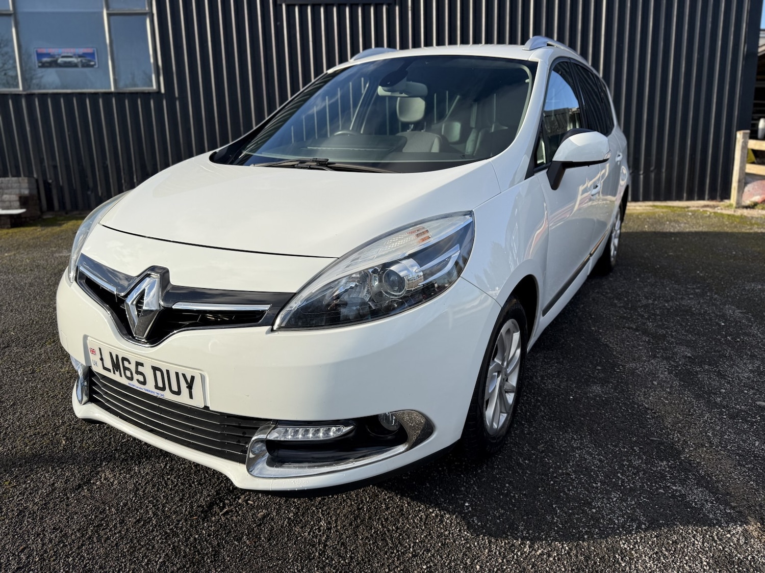Used Renault Grand Scenic 2015 for sale - 77166113: Photo 9