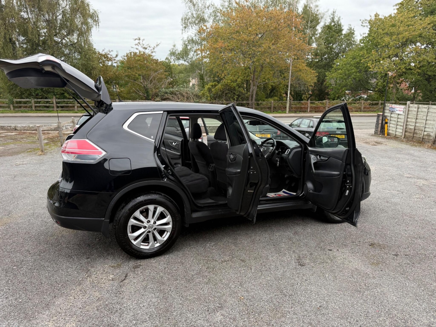 Used Nissan X-Trail 2015 for sale - 76644649: Photo 28