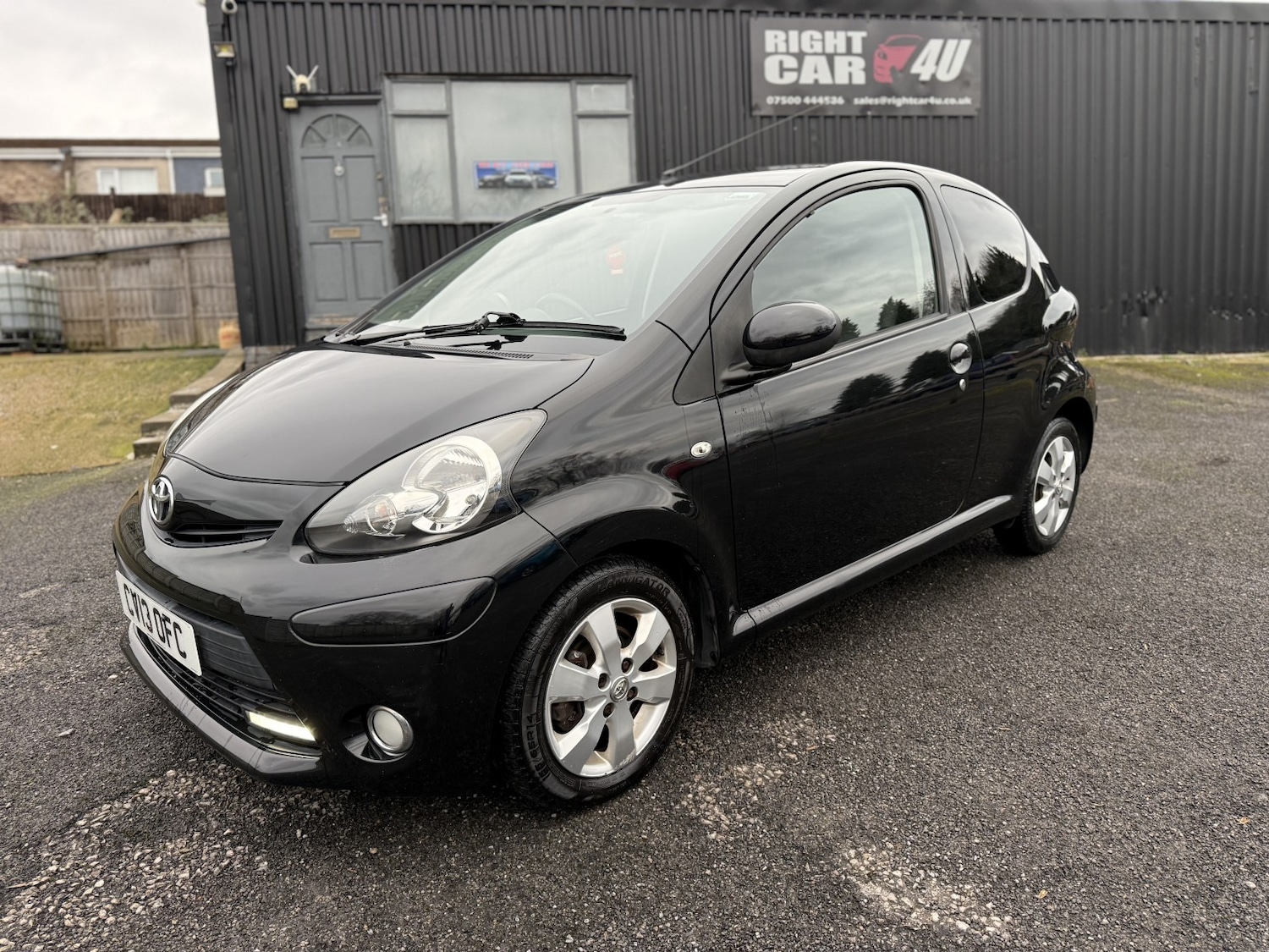 Used Toyota AYGO 2013 for sale - 77459900: Photo 2