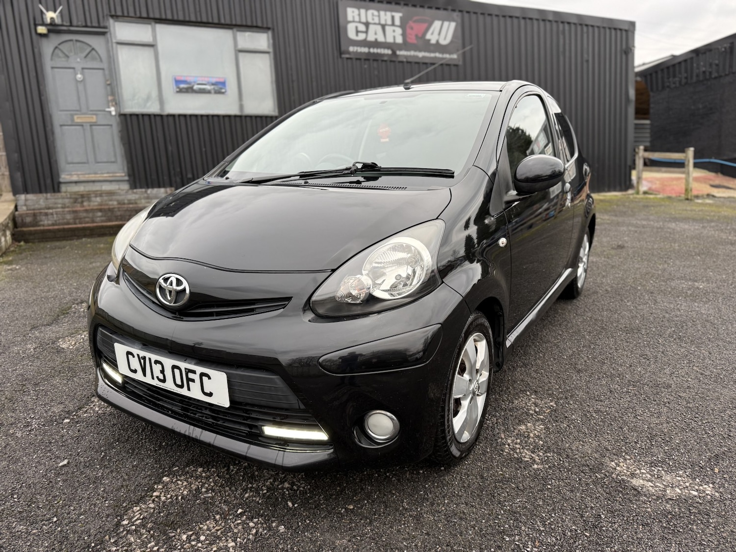 Used Toyota AYGO 2013 for sale - 77459900: Photo 8