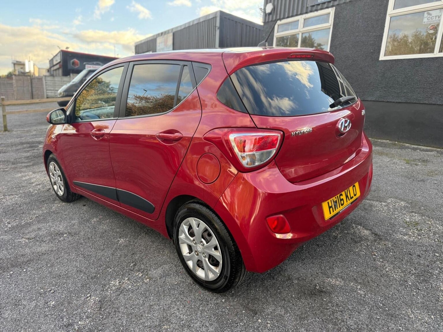 Used Hyundai i10 2016 for sale - 76687402: Photo 11