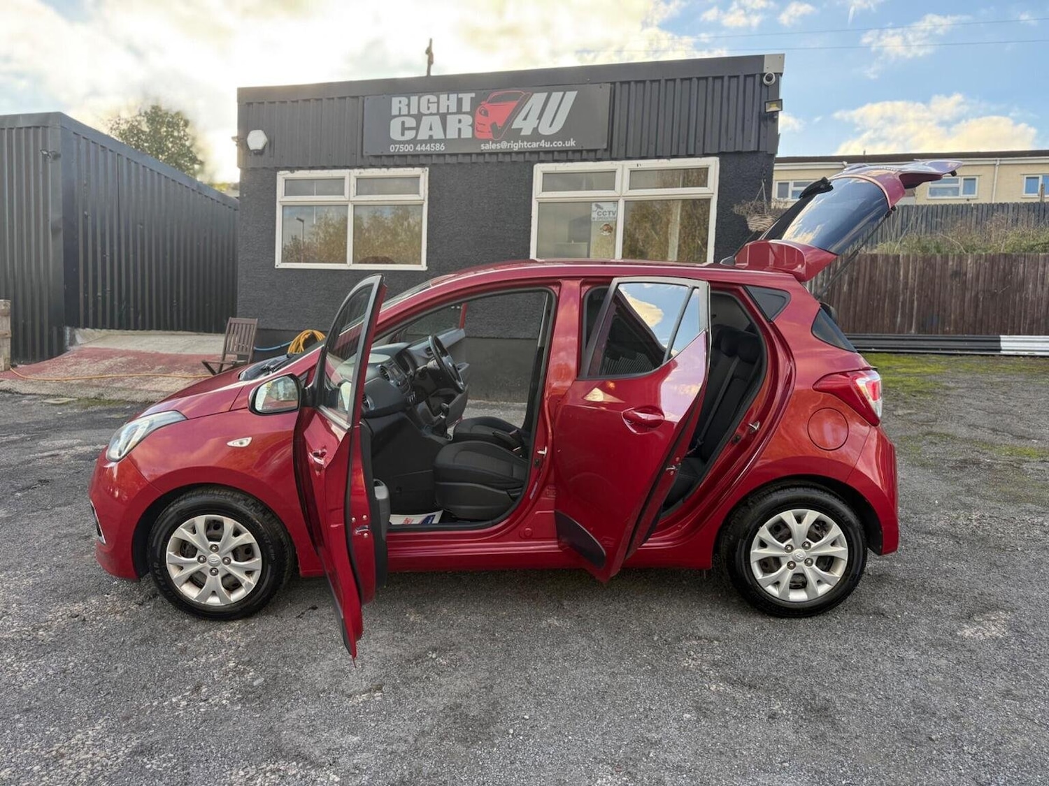 Used Hyundai i10 2016 for sale - 76687402: Photo 24