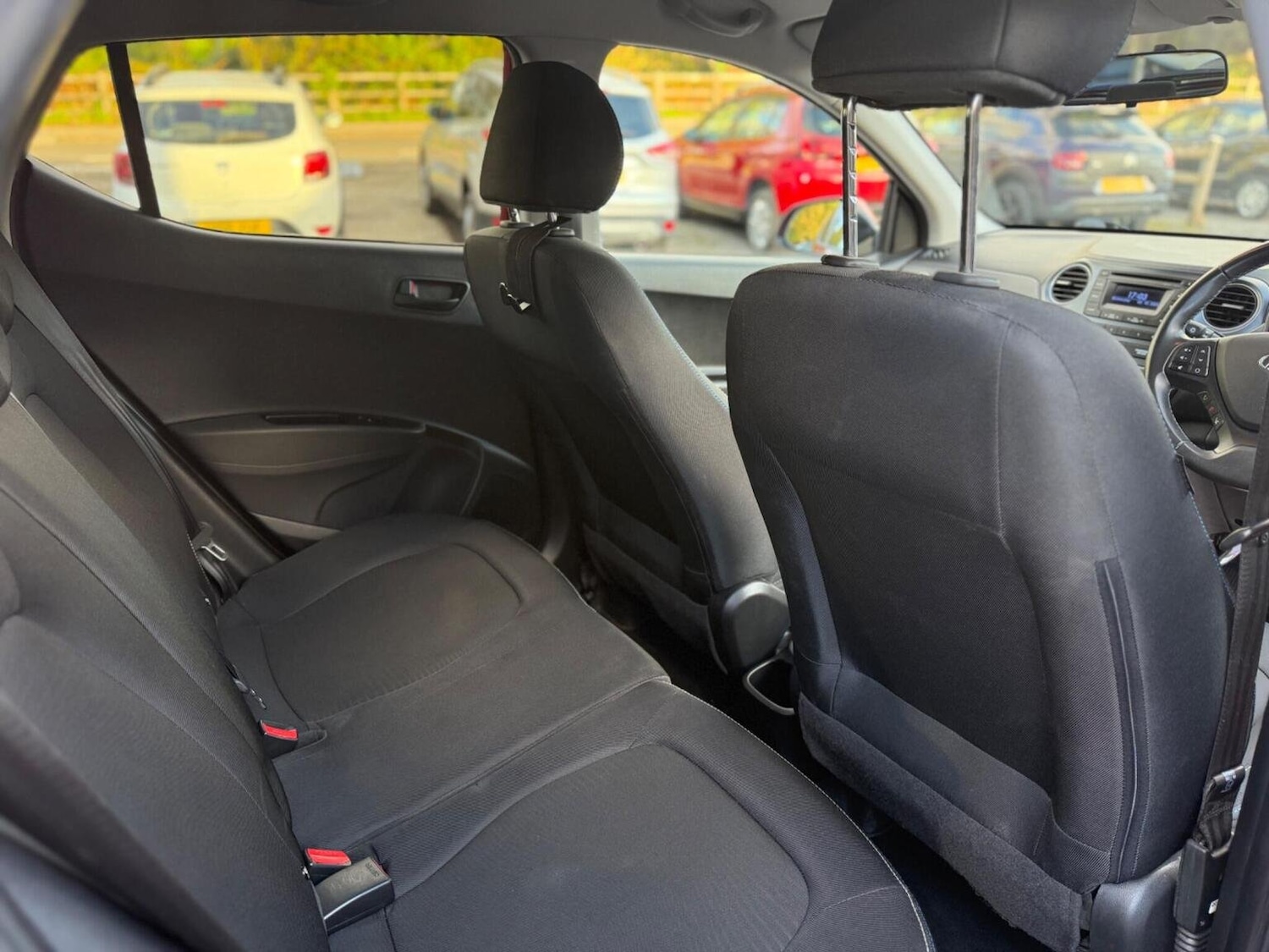 Used Hyundai i10 2016 for sale - 76687402: Photo 29