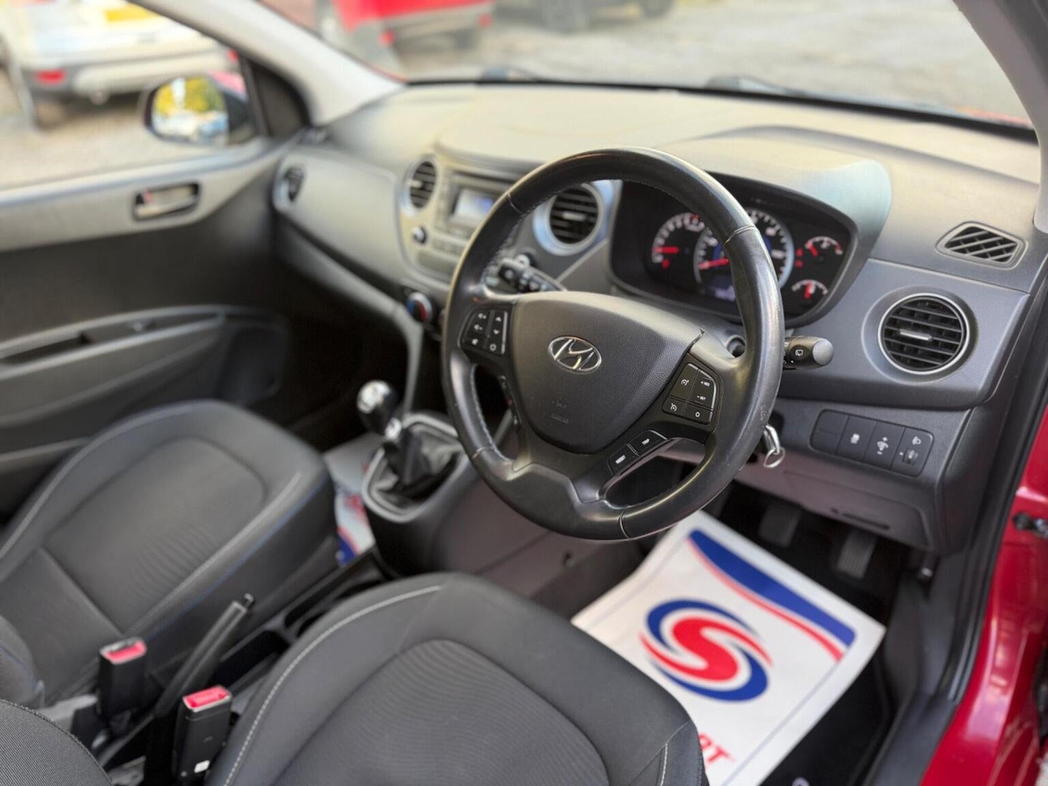 Used Hyundai i10 2016 for sale - 76687402: Photo 3