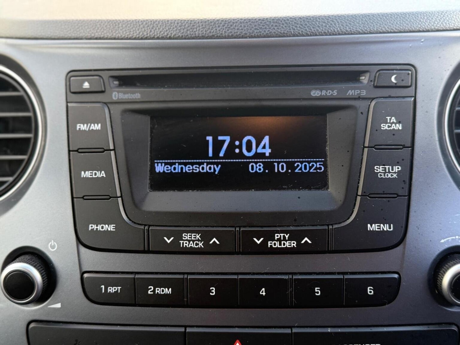 Used Hyundai i10 2016 for sale - 76687402: Photo 30