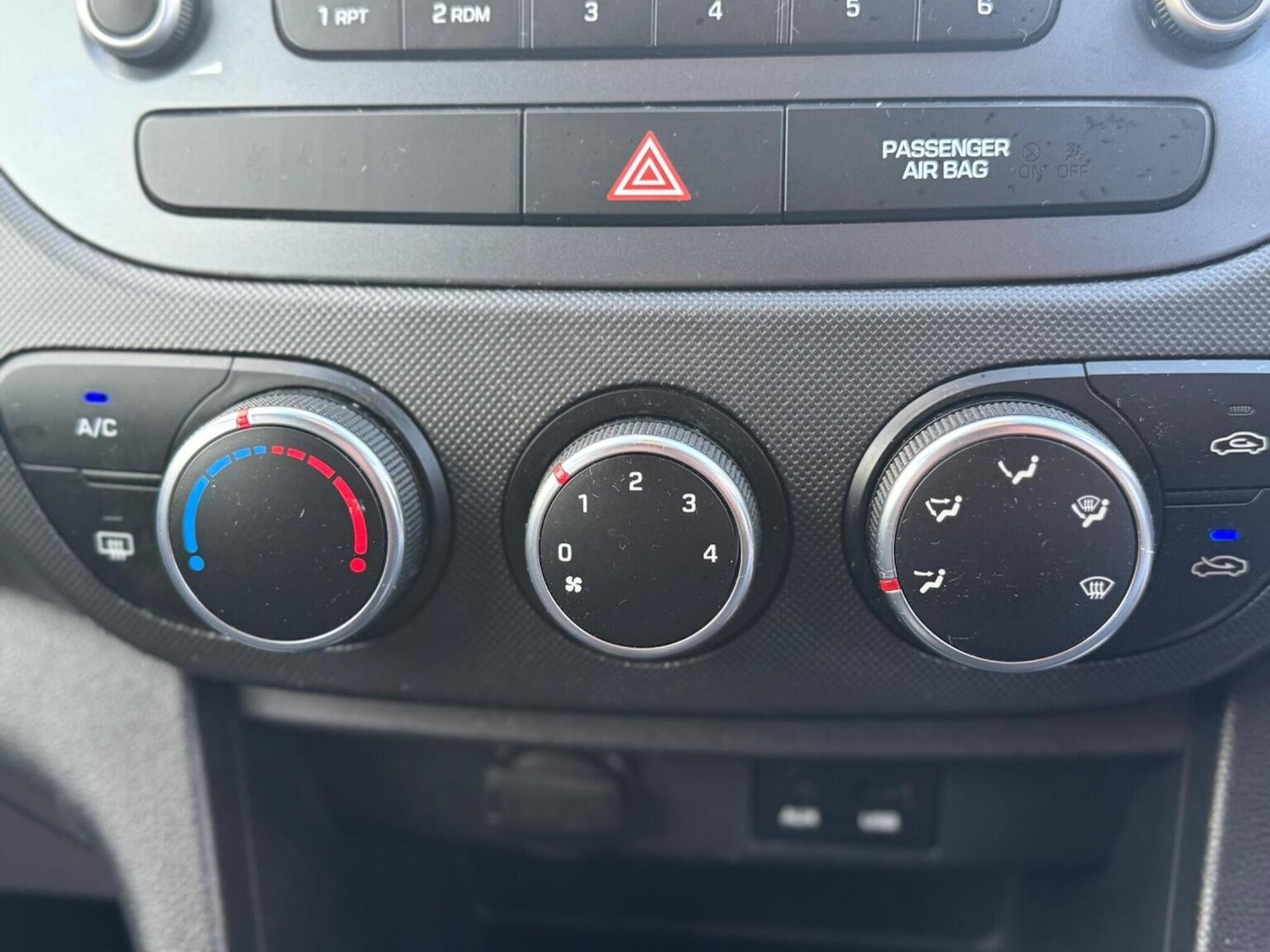 Used Hyundai i10 2016 for sale - 76687402: Photo 35