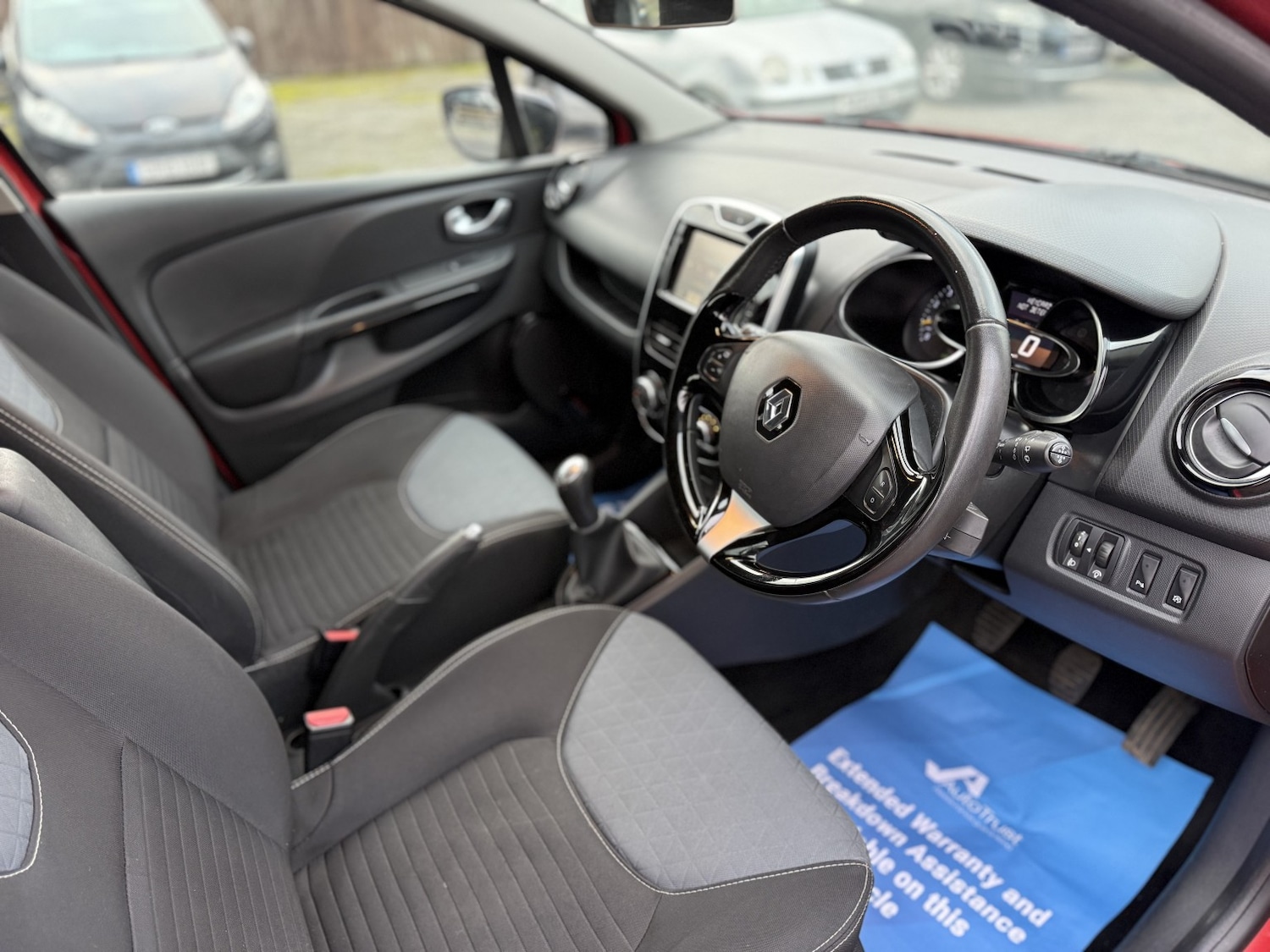 Used Renault Clio 2015 for sale - 78025800: Photo 3