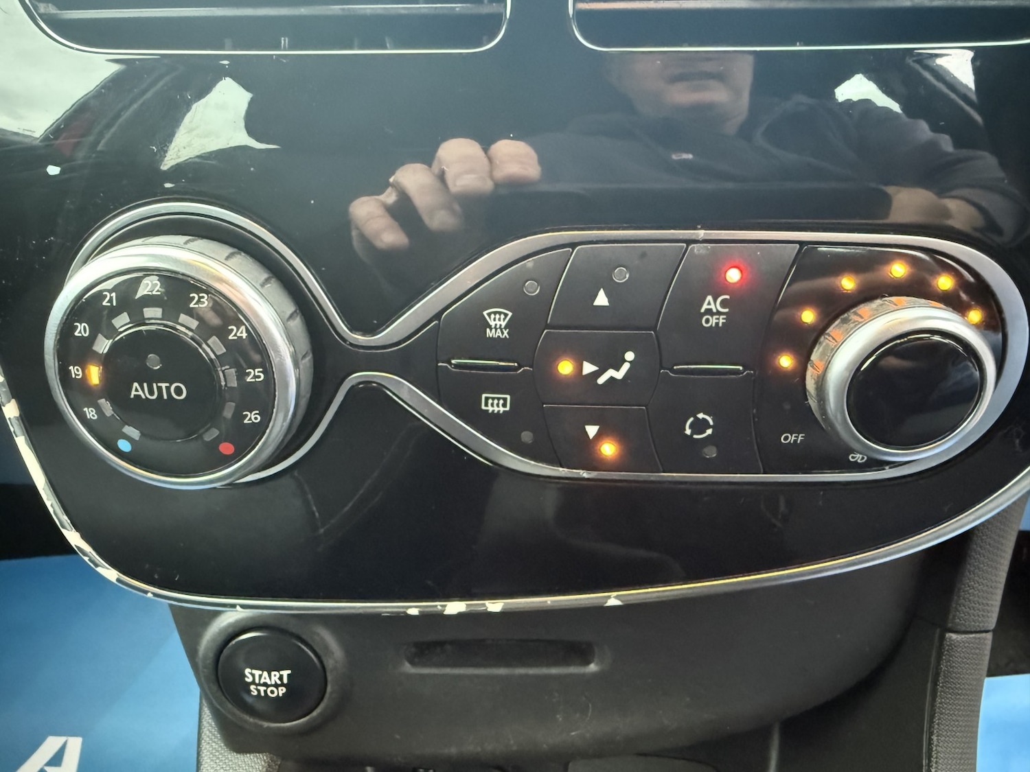 Used Renault Clio 2015 for sale - 78025800: Photo 37