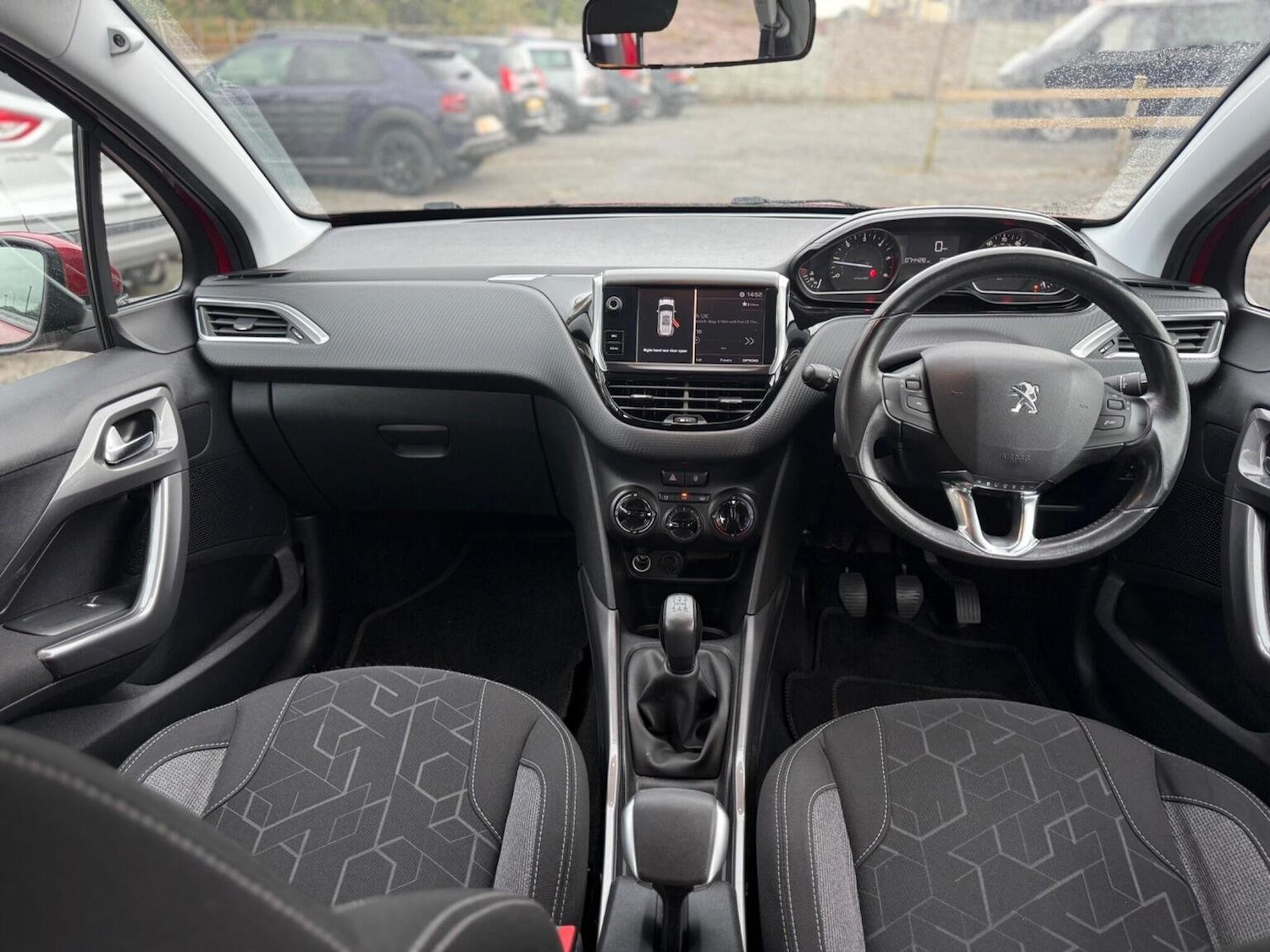 Used Peugeot 2008 2017 for sale - 76687395: Photo 31