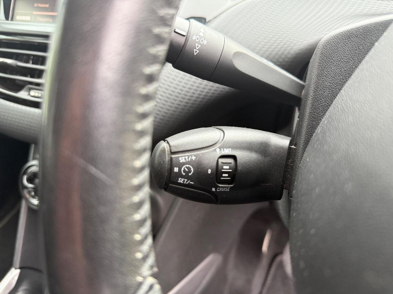 Used Peugeot 2008 2017 for sale - 76687395: Photo 38