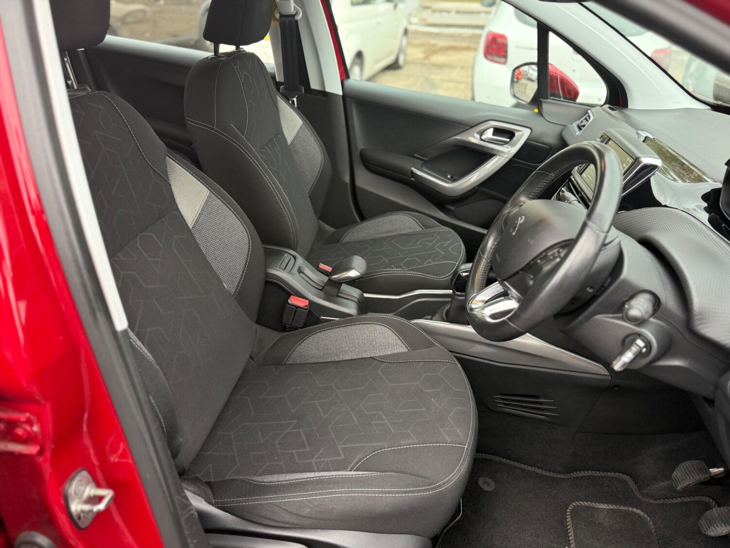 Used Peugeot 2008 2017 for sale - 76645086: Photo 27