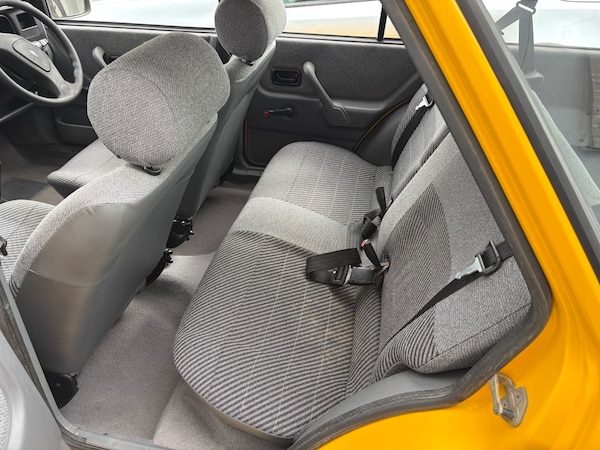 Used Ford Escort 1988 for sale - 74365243: Photo 9