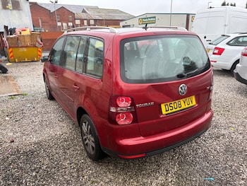 Used Volkswagen Touran 2008 for sale - 76748934: Photo