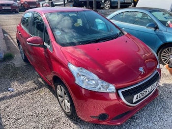 Used Peugeot 208 2015 for sale - 76091336: Photo