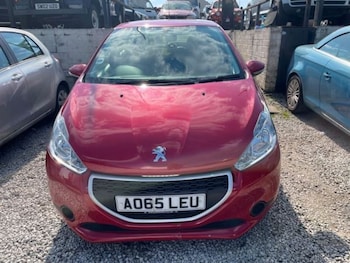 Used Peugeot 208 2015 for sale - 76091336: Photo