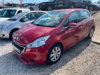 Used Peugeot 208 2015 for sale - 76091336: Photo