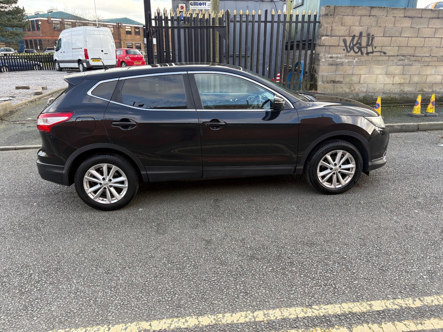 Used Nissan Qashqai 2014 for sale - 77650467: Photo 8