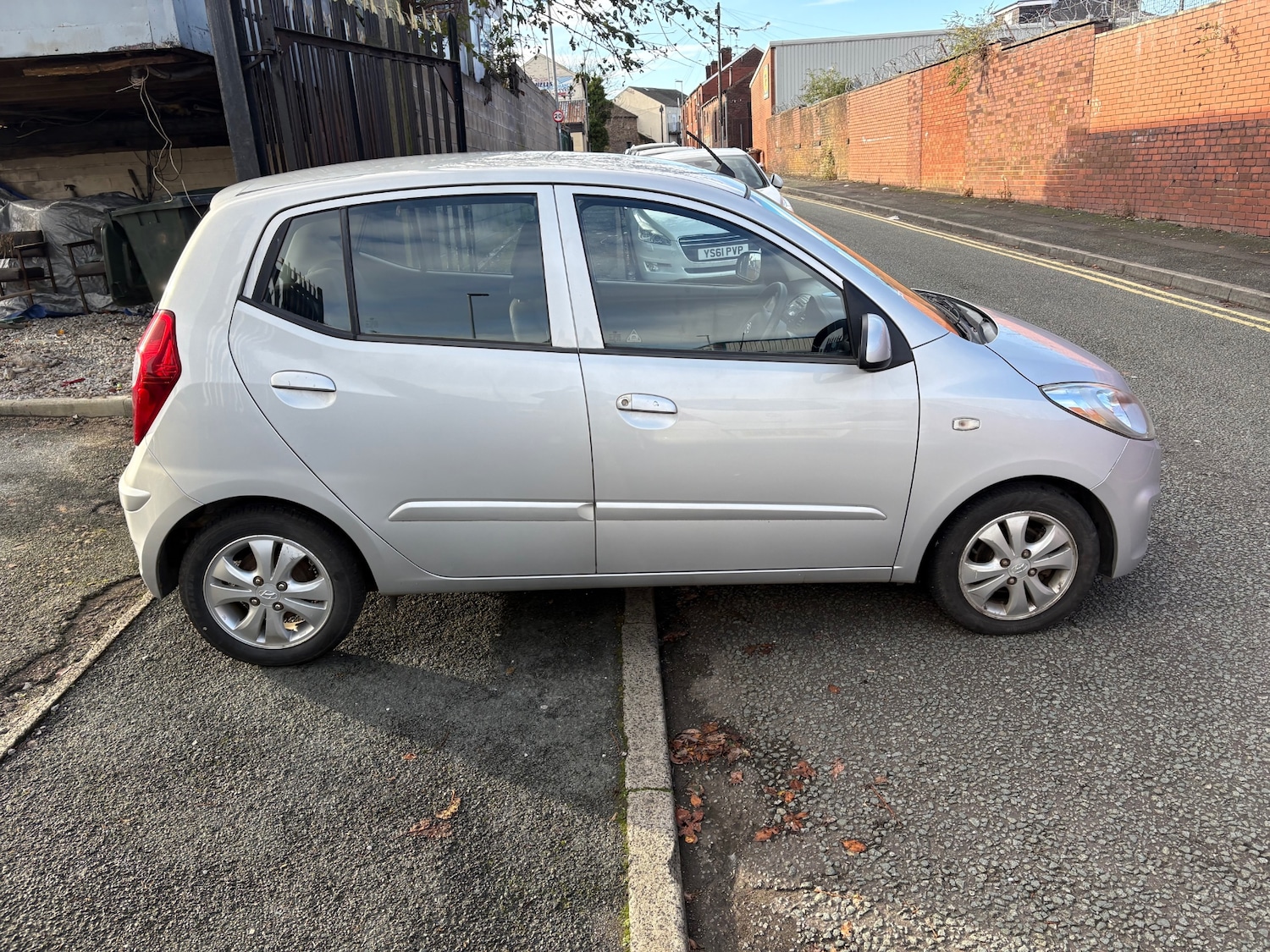 Used Hyundai i10 2012 for sale - 76681540: Photo 8