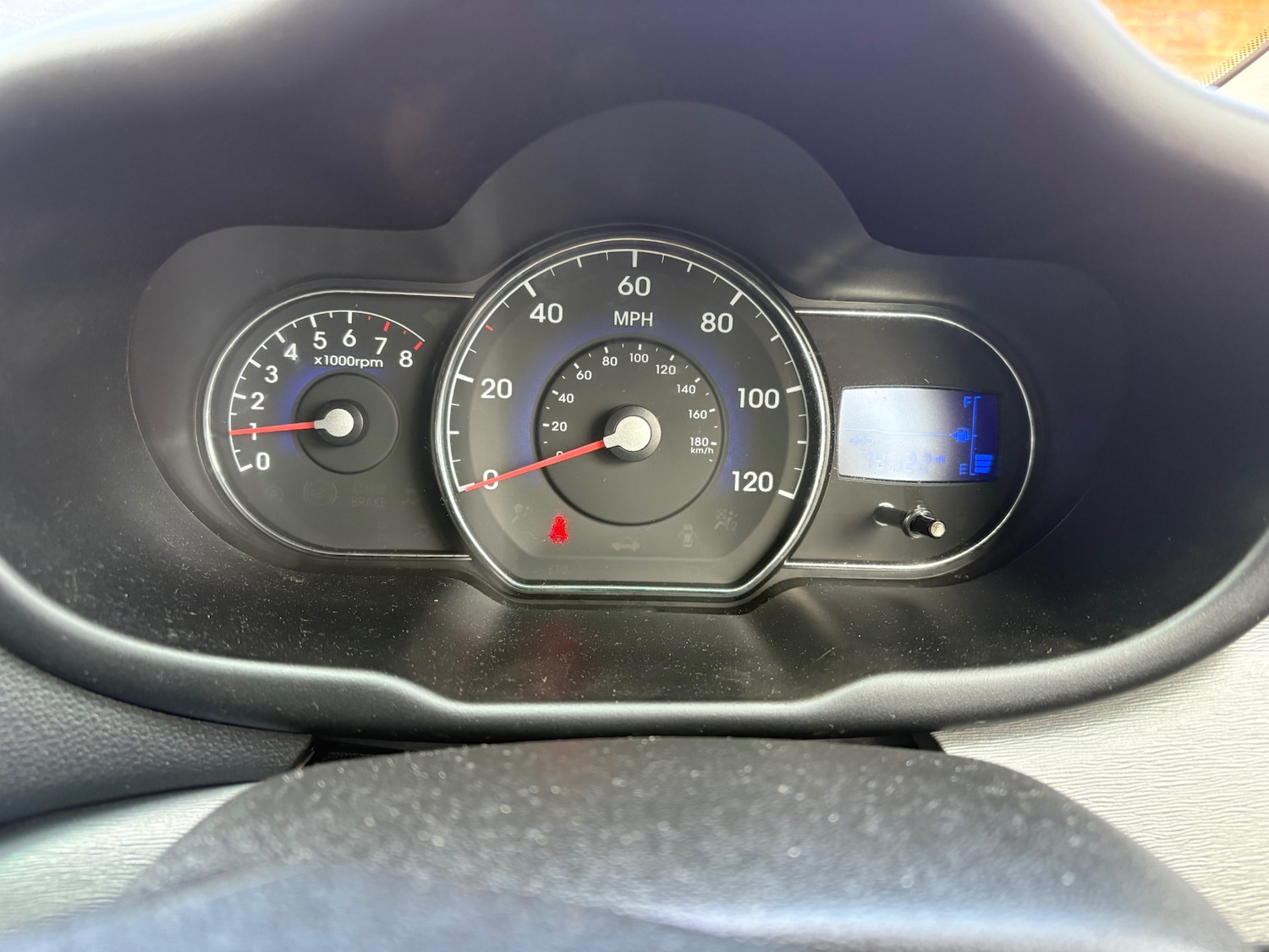 Used Hyundai i10 2012 for sale - 76681540: Photo 9