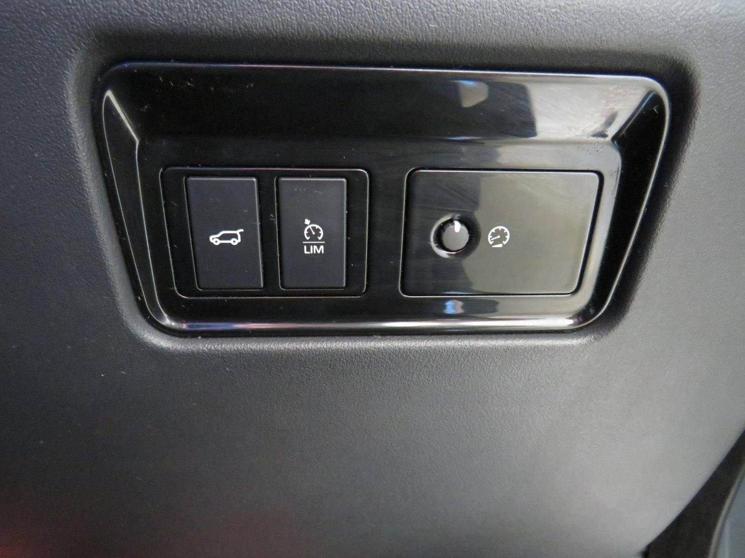 Vehicle 33