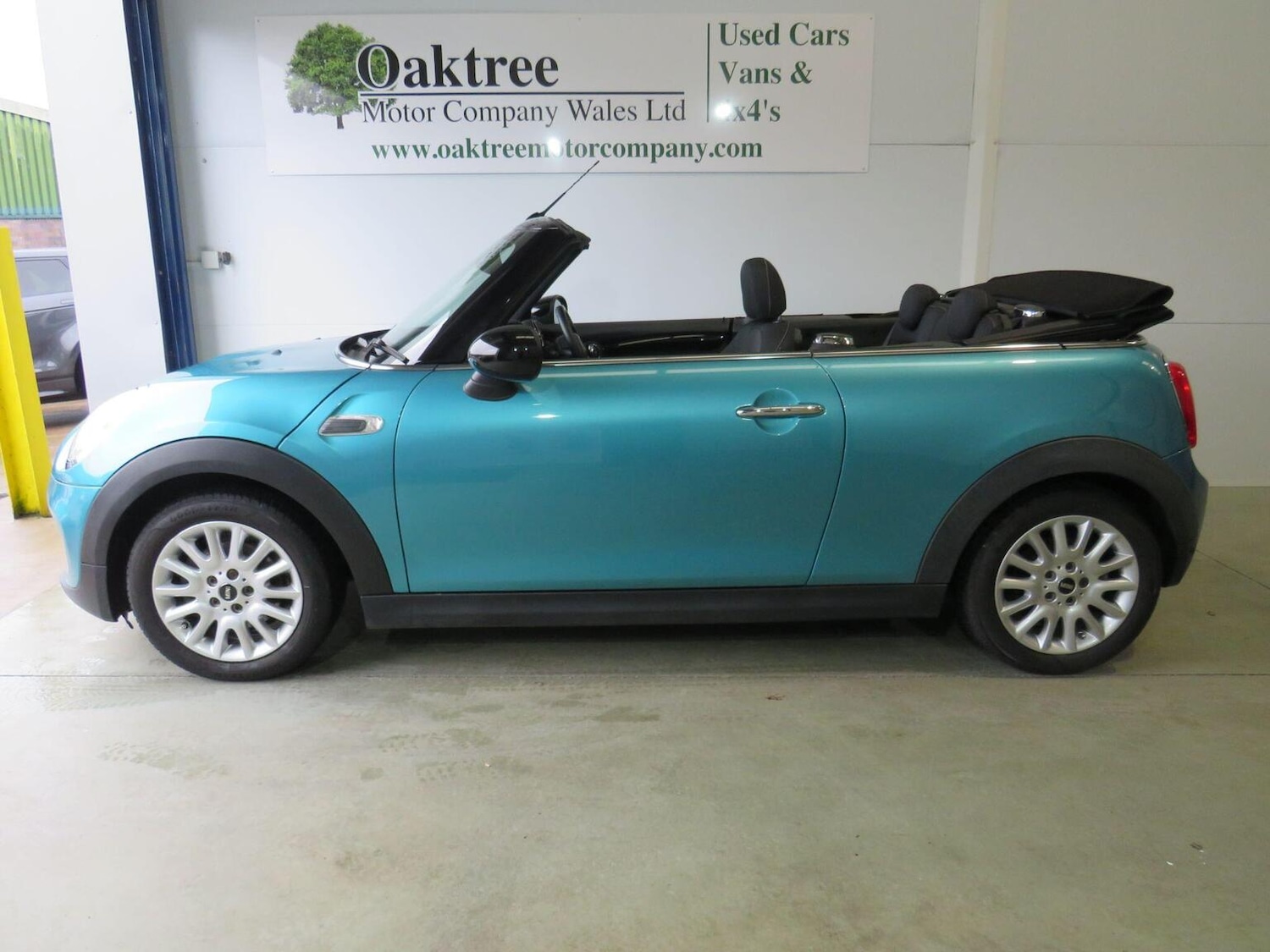 Used MINI Convertible 2016 for sale - 77465631: Photo 12