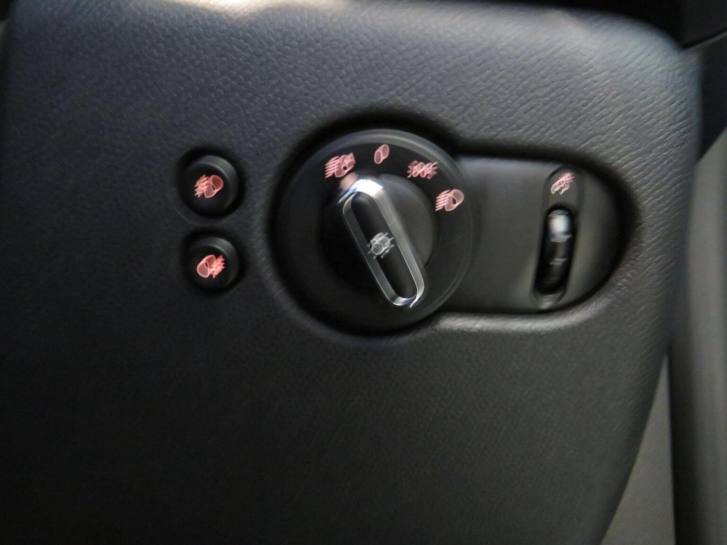 Used MINI Convertible 2016 for sale - 77465631: Photo 22