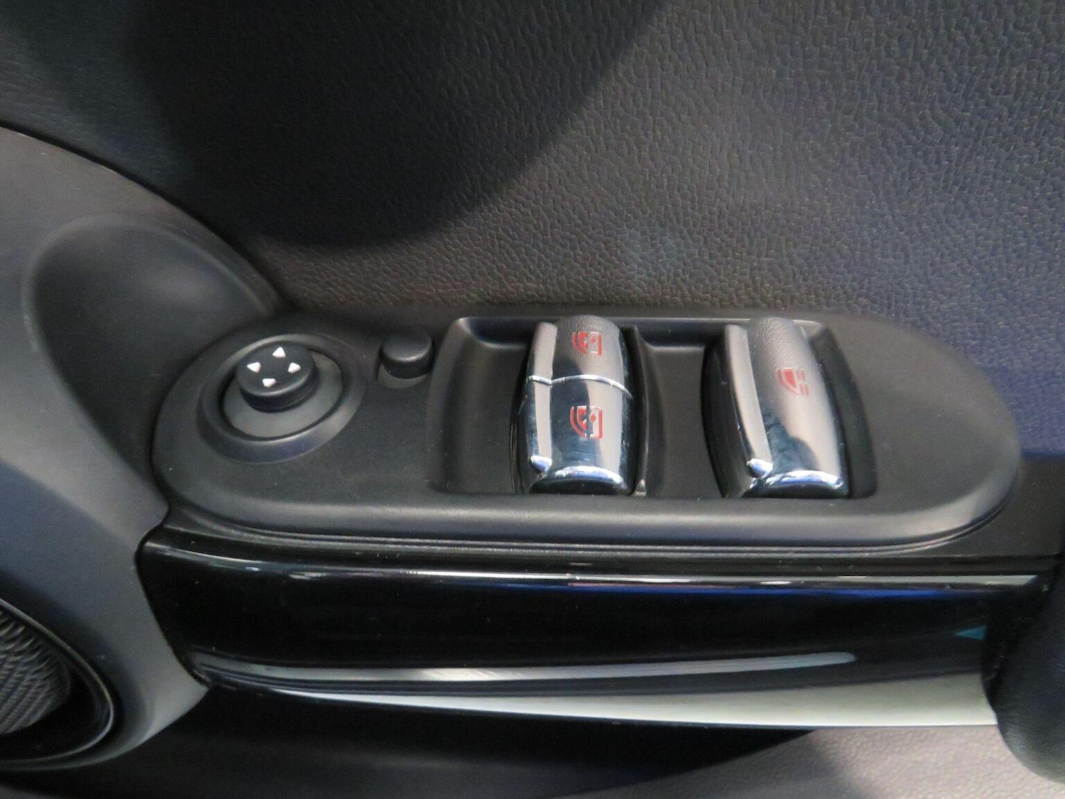 Used MINI Convertible 2016 for sale - 77465631: Photo 23