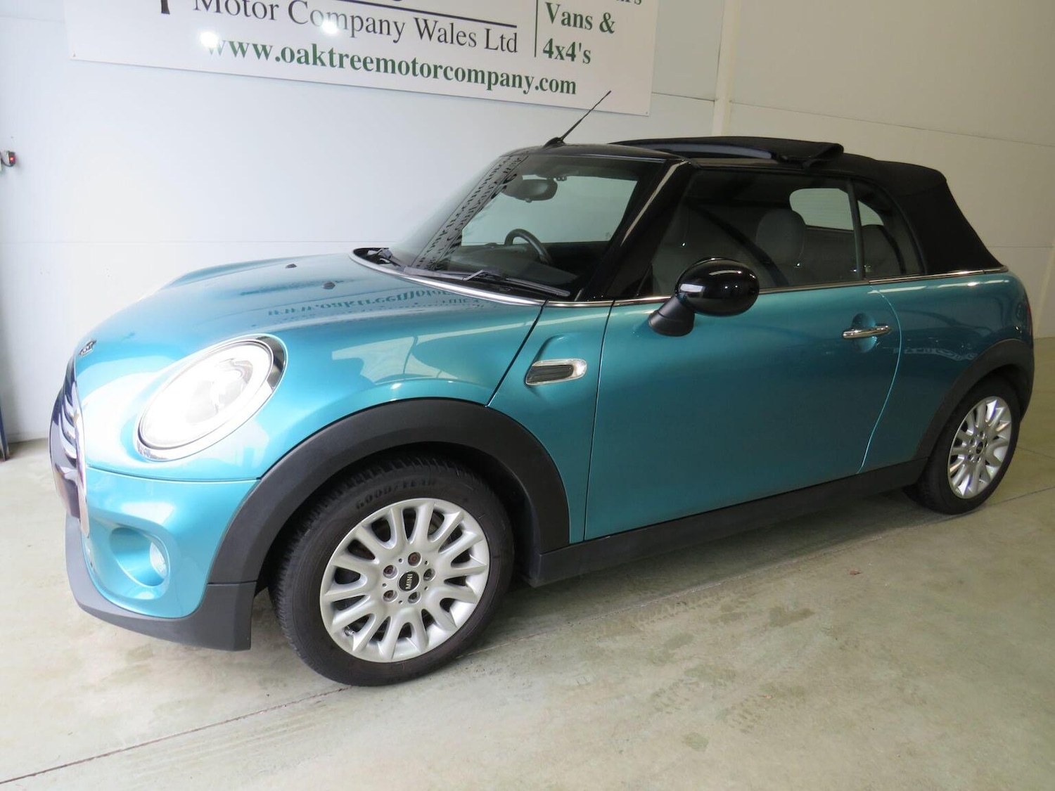 Used MINI Convertible 2016 for sale - 77465631: Photo 26