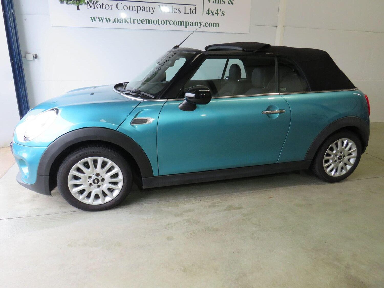 Used MINI Convertible 2016 for sale - 77465631: Photo 28