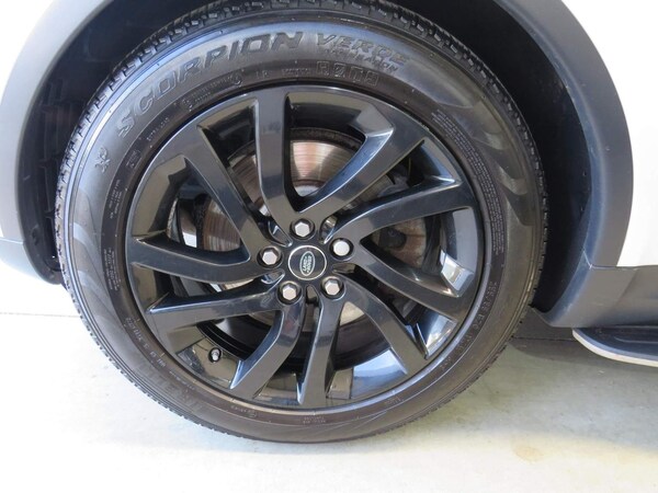 Used Land Rover Discovery 2017 for sale - 71677859: Photo 46