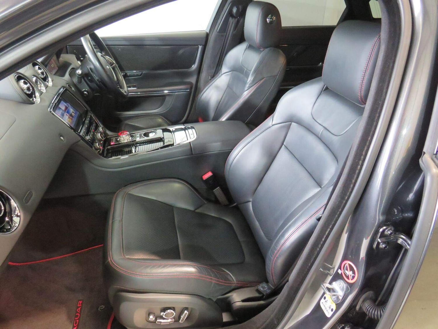 Used Jaguar XJ 2017 for sale - 77735782: Photo 15