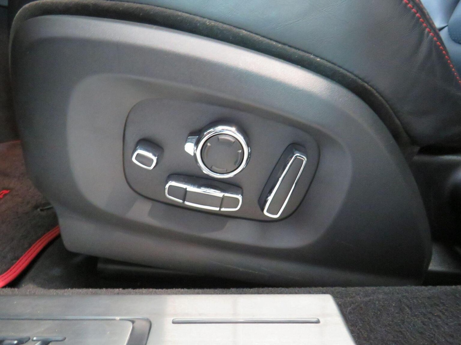 Used Jaguar XJ 2017 for sale - 77735782: Photo 16