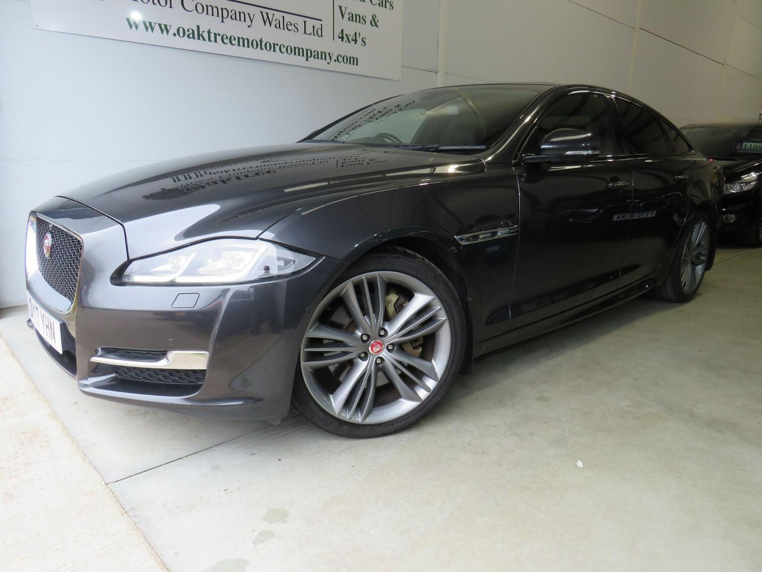 Used Jaguar XJ 2017 for sale - 77735782: Photo 44
