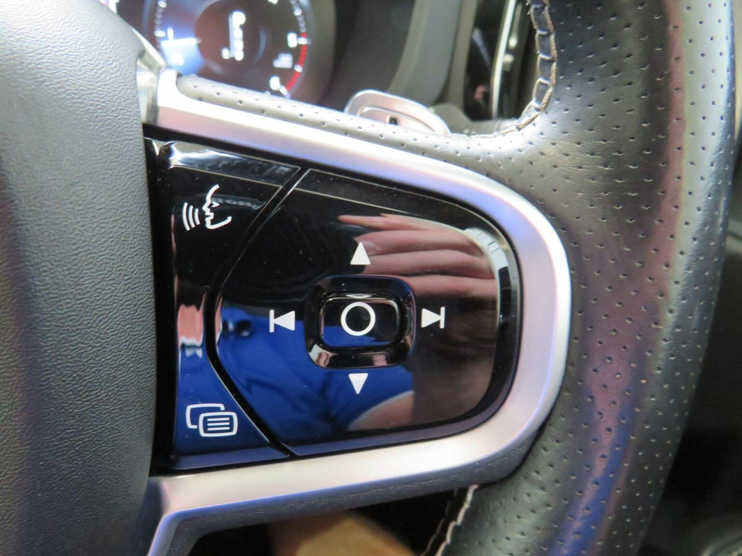 Used Volvo XC60 2018 for sale - 76769322: Photo 16