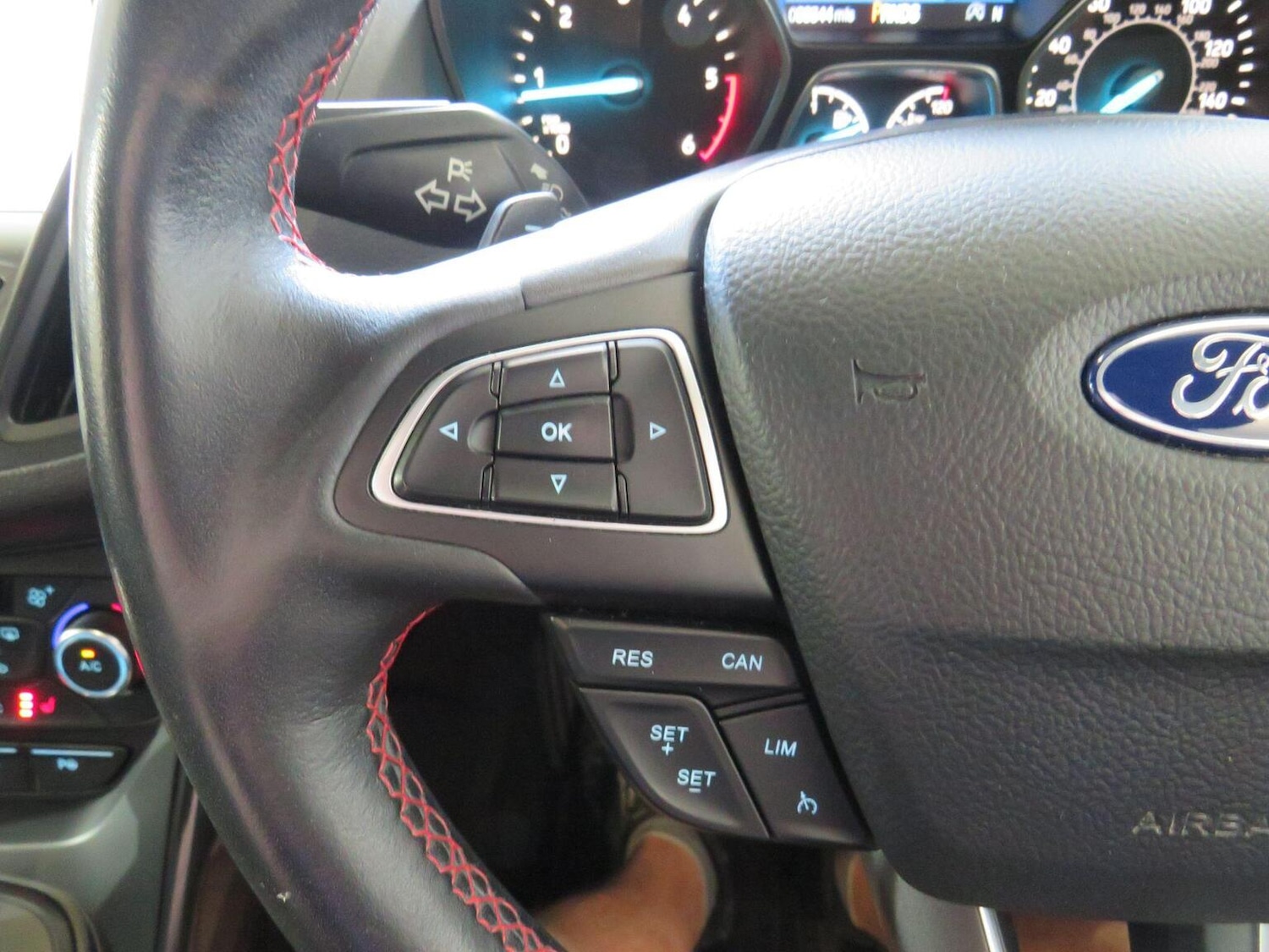 Used Ford Kuga 2018 for sale - 76376876: Photo 28