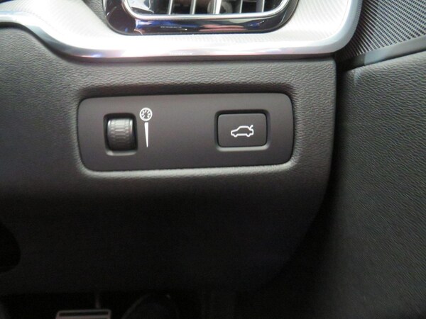 Used Volvo XC60 2019 for sale - 74808191: Photo 25