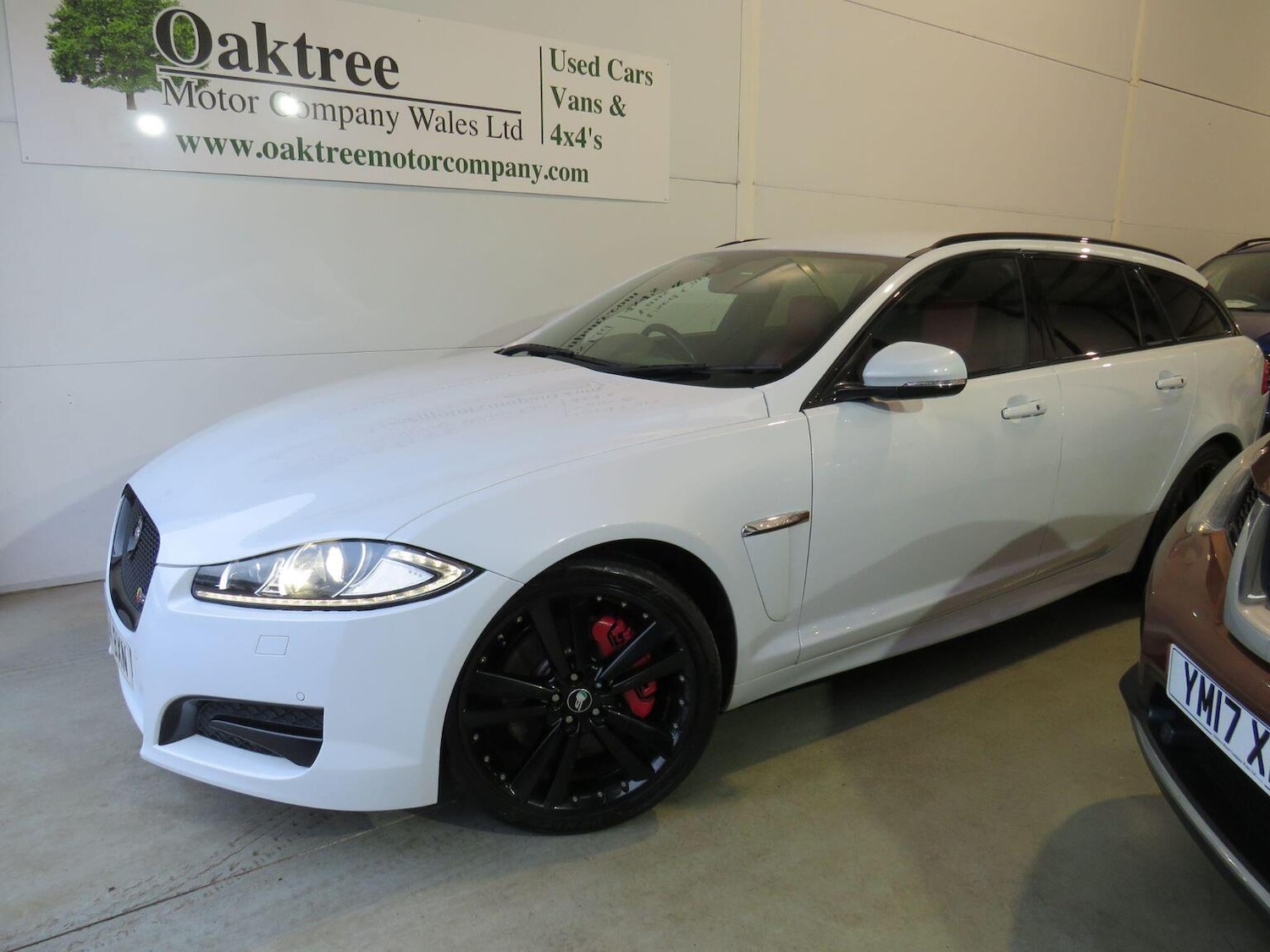 Used Jaguar XF 2014 for sale - 76725690: Photo 3