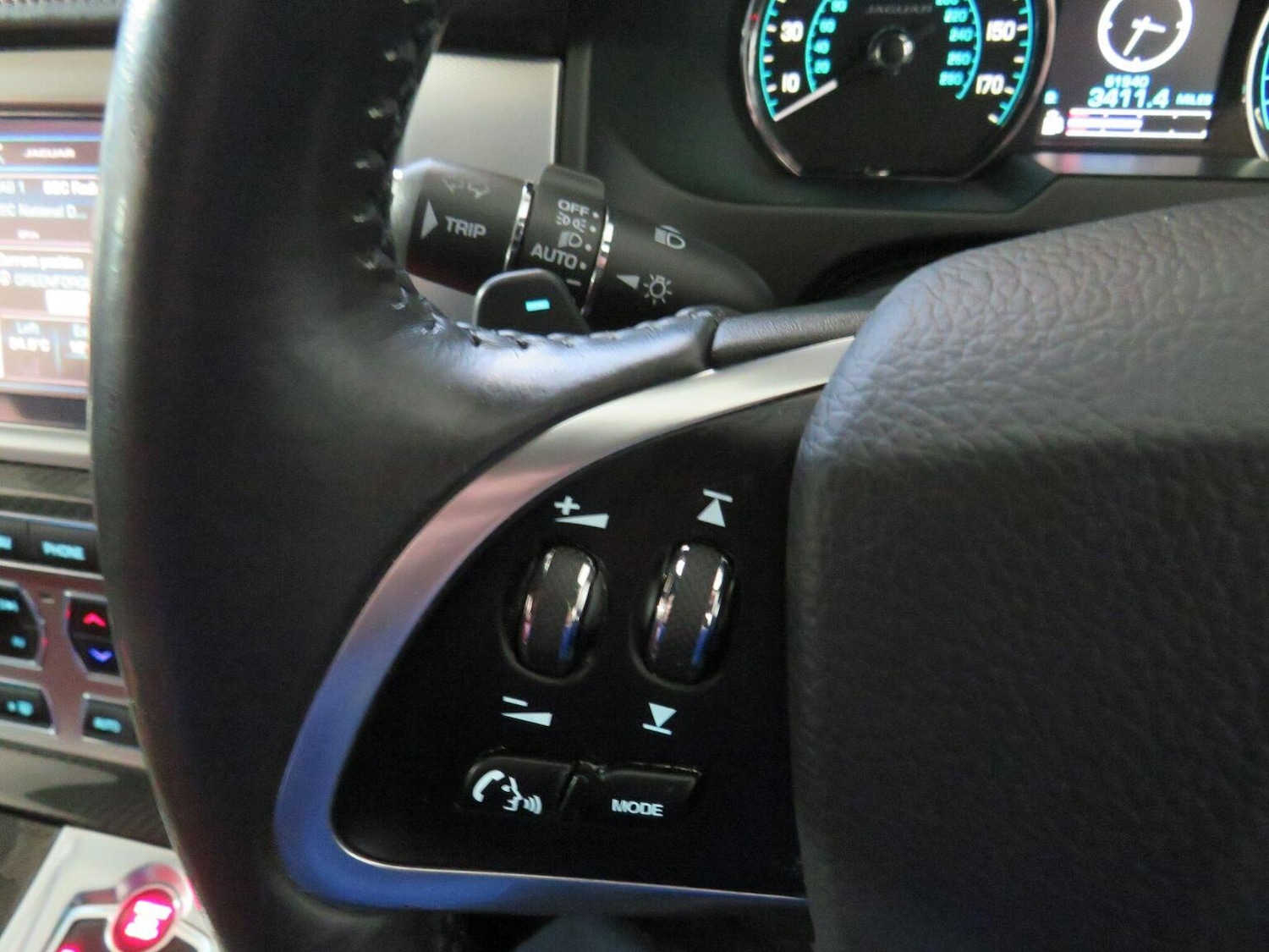 Used Jaguar XF 2014 for sale - 76725690: Photo 32