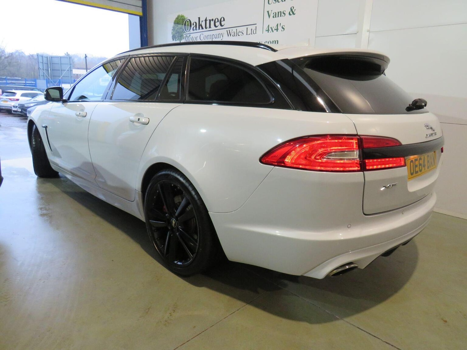 Used Jaguar XF 2014 for sale - 76725690: Photo 4